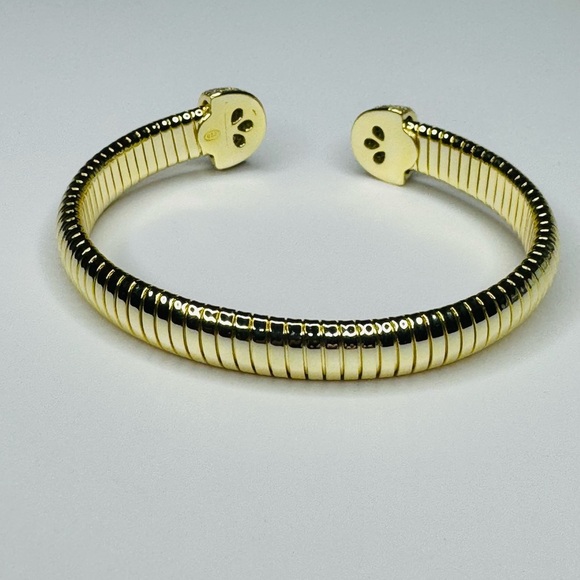 Elegant 18K Gold and Sterling Silver Cuff Bracelet - Picture 4 of 5
